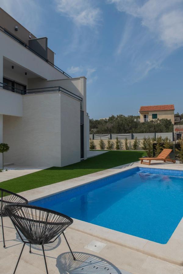 Villa Magna Luxury Apartments 무르테르 외부 사진